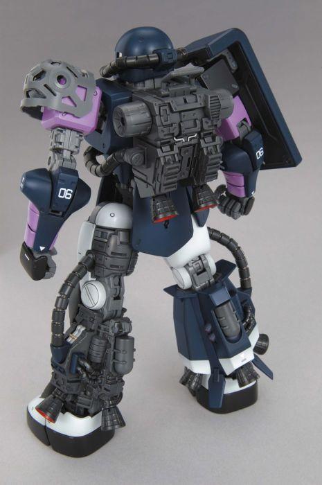 BAN Scale Model Kits 1/100 MG MS-06R-1A Zaku II (Black Tri-Stars) (Ver. 2.0)