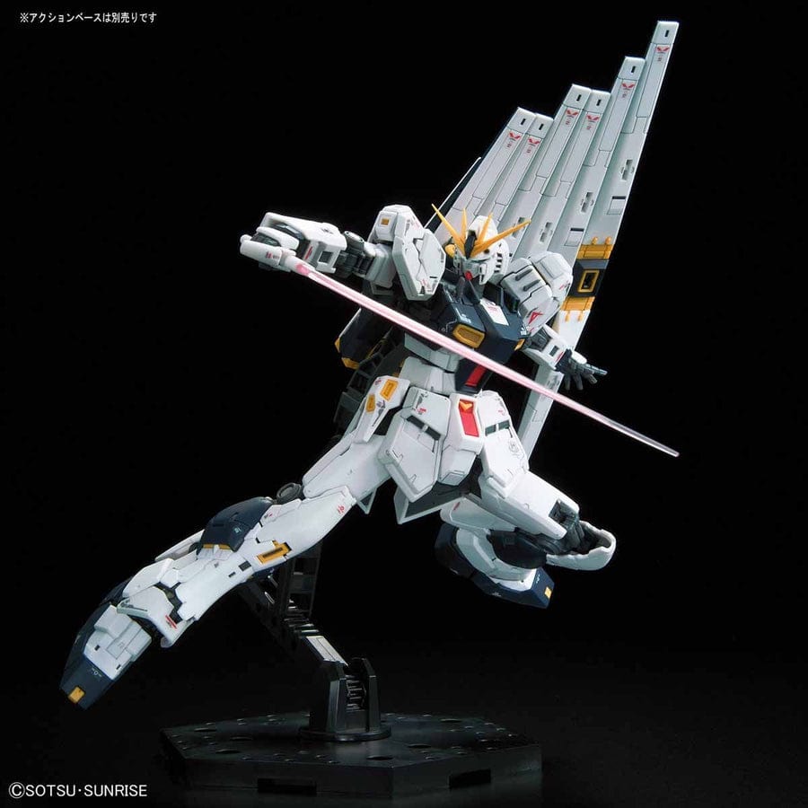 BAN Scale Model Kits 1/144 RG #32 Nu Gundam