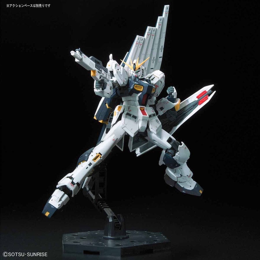 BAN Scale Model Kits 1/144 RG #32 Nu Gundam