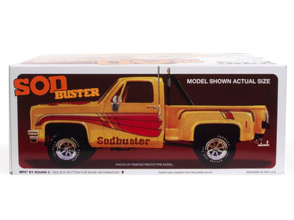 AMT Scale Model Kits 1/25 MPC 1981 Chevy Stepside Pickup Sod Buster