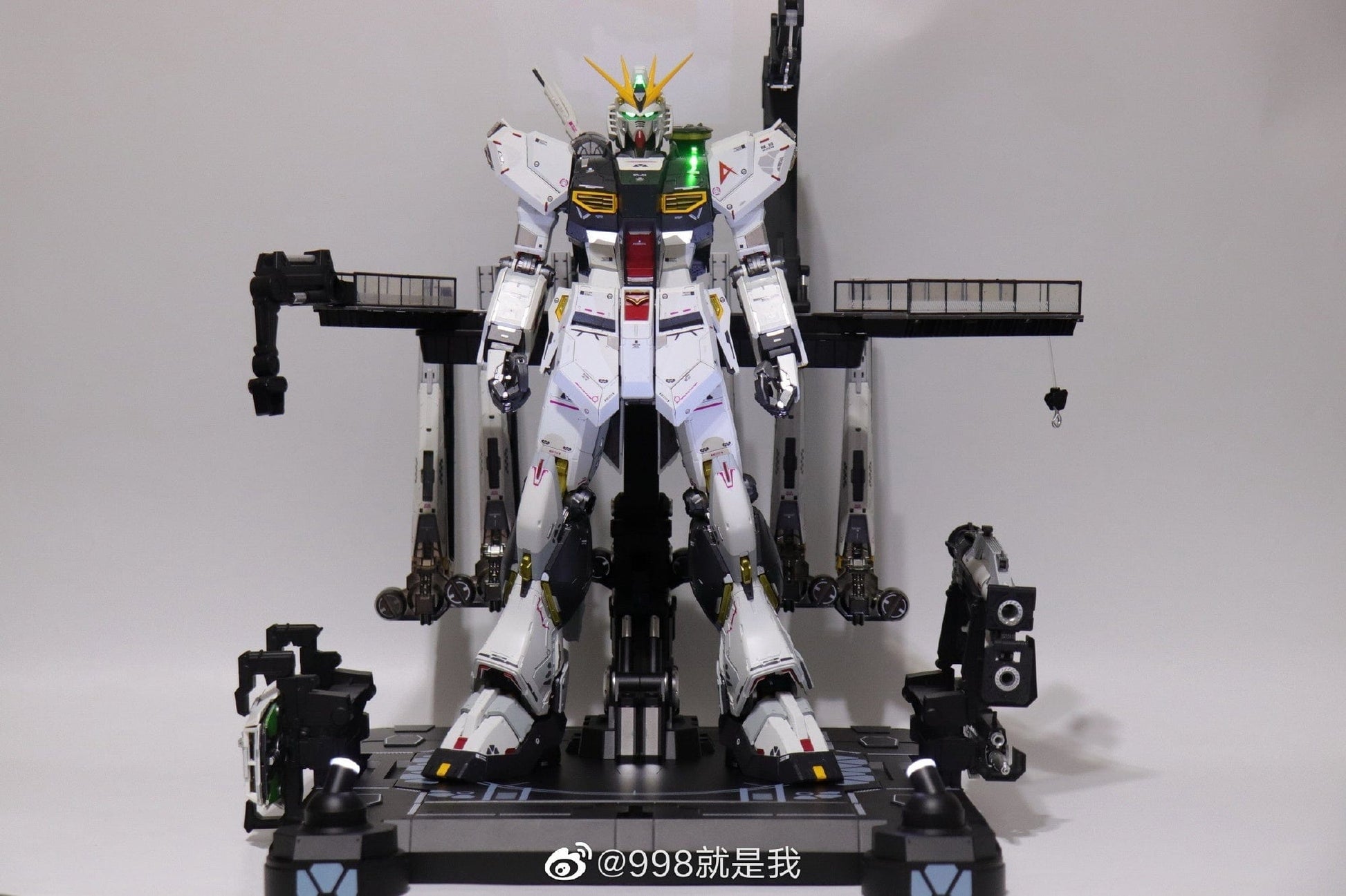 Daban Scale Model Kits 1/60 PG Daban Kaitai Shou Ki RX-93v Gundam Model Kit