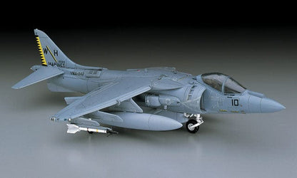 Hasegawa Scale Model Kits 1/72 Hasegawa AV-8B Harrier II Plus [U.S.M.C. Attacker]