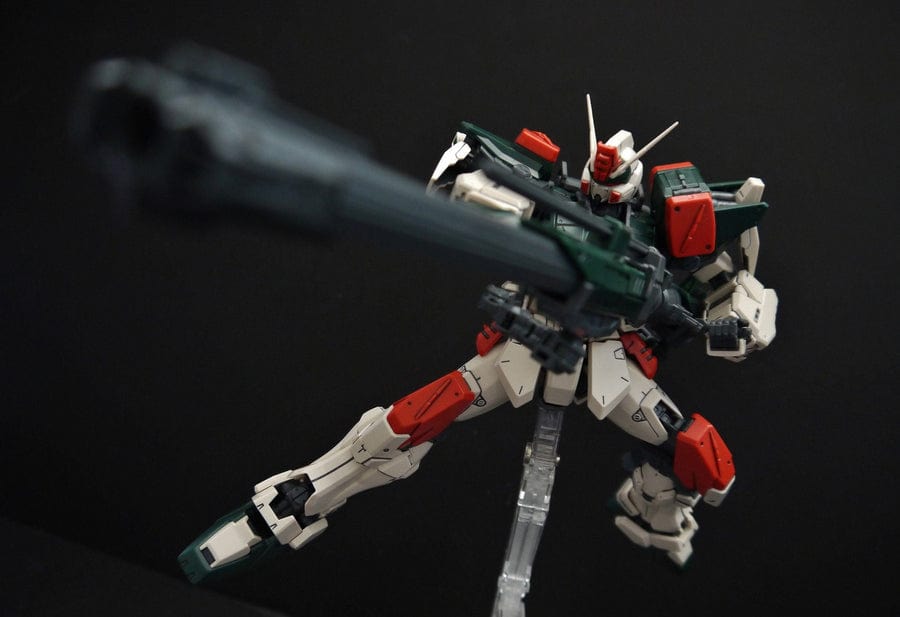 BAN Scale Model Kits 1/100 MG Buster Gundam