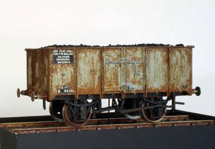 Deluxe Materials BD27 Scenic Rust – Clarksville Hobby Depot LLC