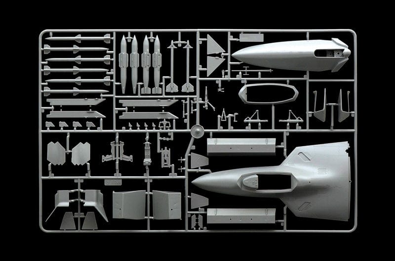 Italeri Scale Model Kits 1:48 Italeri F-22 Raptor