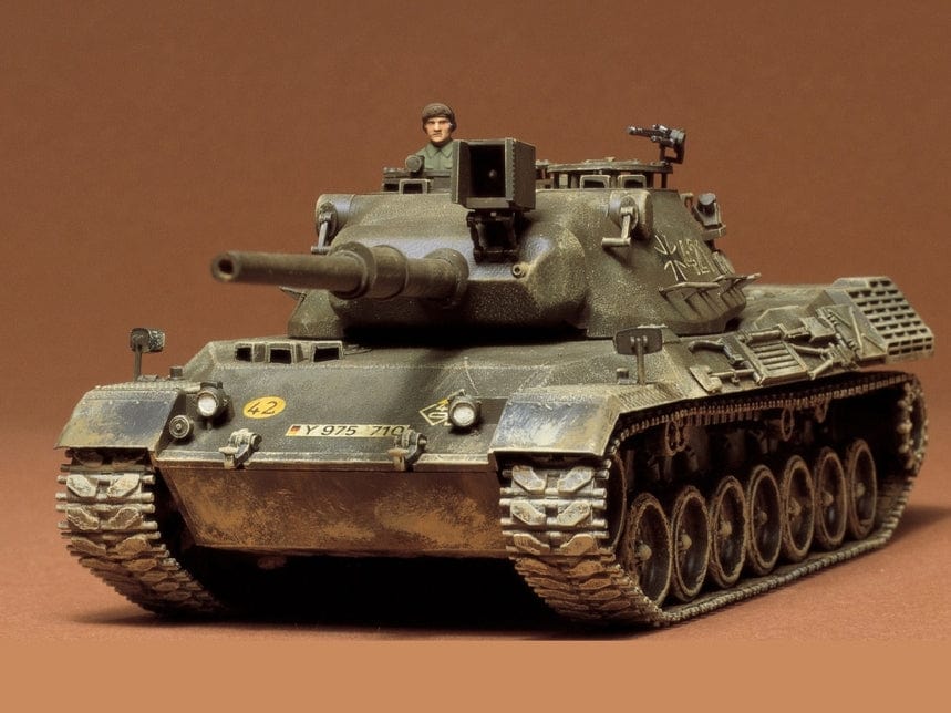 TAM Scale Model Kits 1/35 Tamiya West German  Leopard Medium Tank